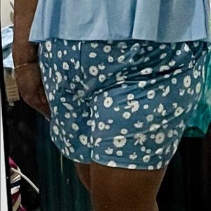 Floral wide leg shorts.